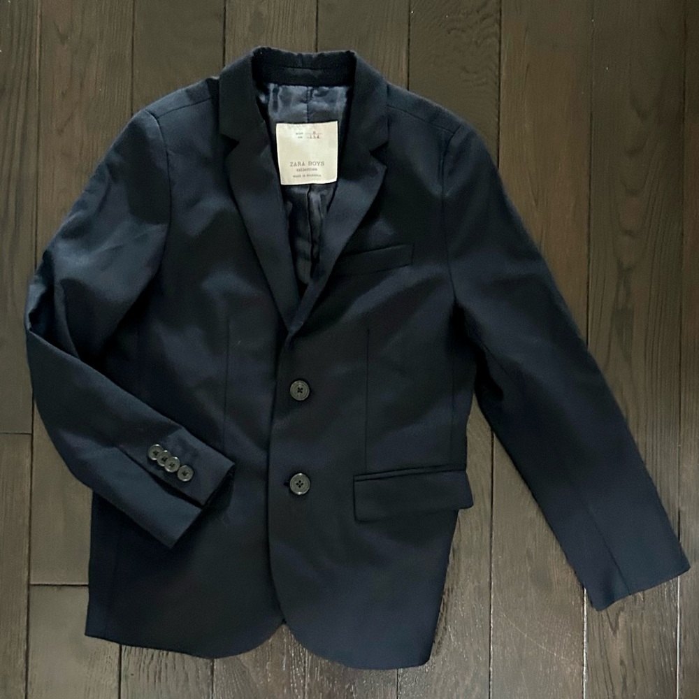 Zara Boys Navy 2 pc Suit. Size 9.